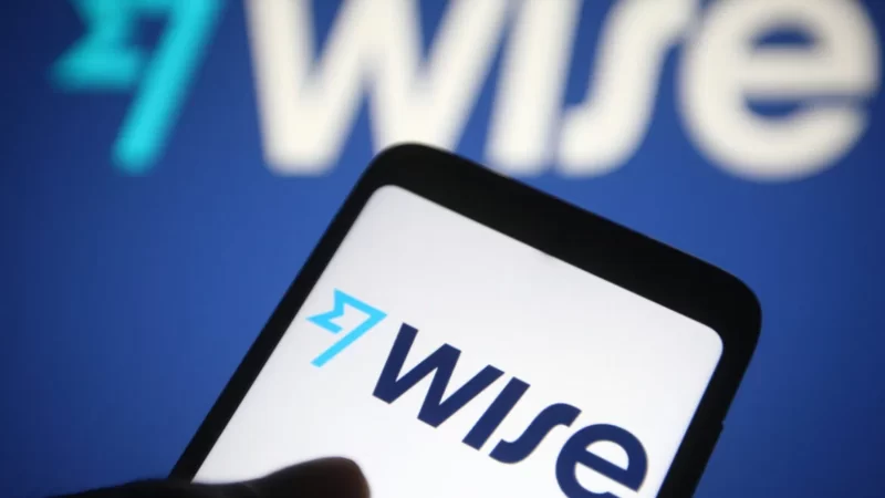 Logo marca da Wise no celular